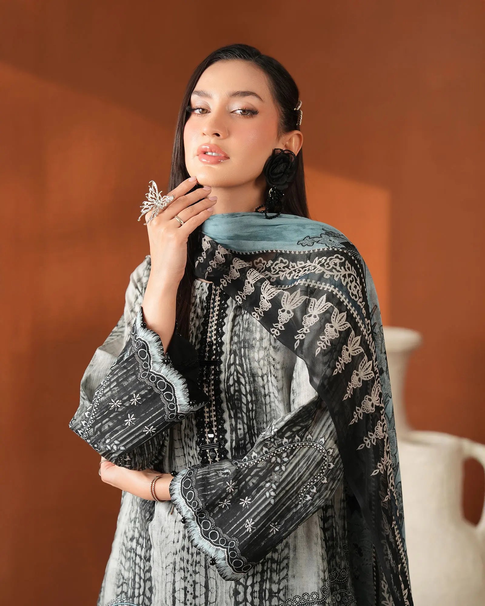 SP-3-Piece Ready-to-Wear Lawn Suit