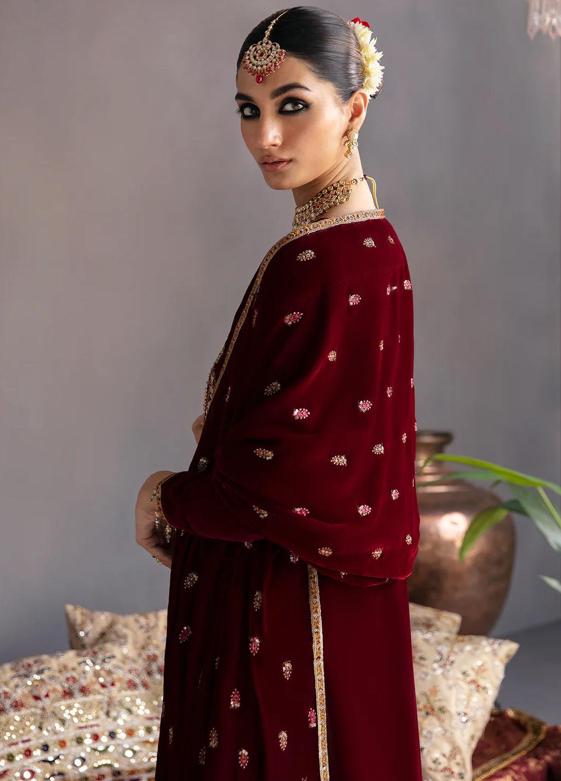 Makhmal By Emaan Adeel Embroidered Velvet Suits Unstitched 3 Piece  MK-02 Roshanay - Luxury Winter Collection