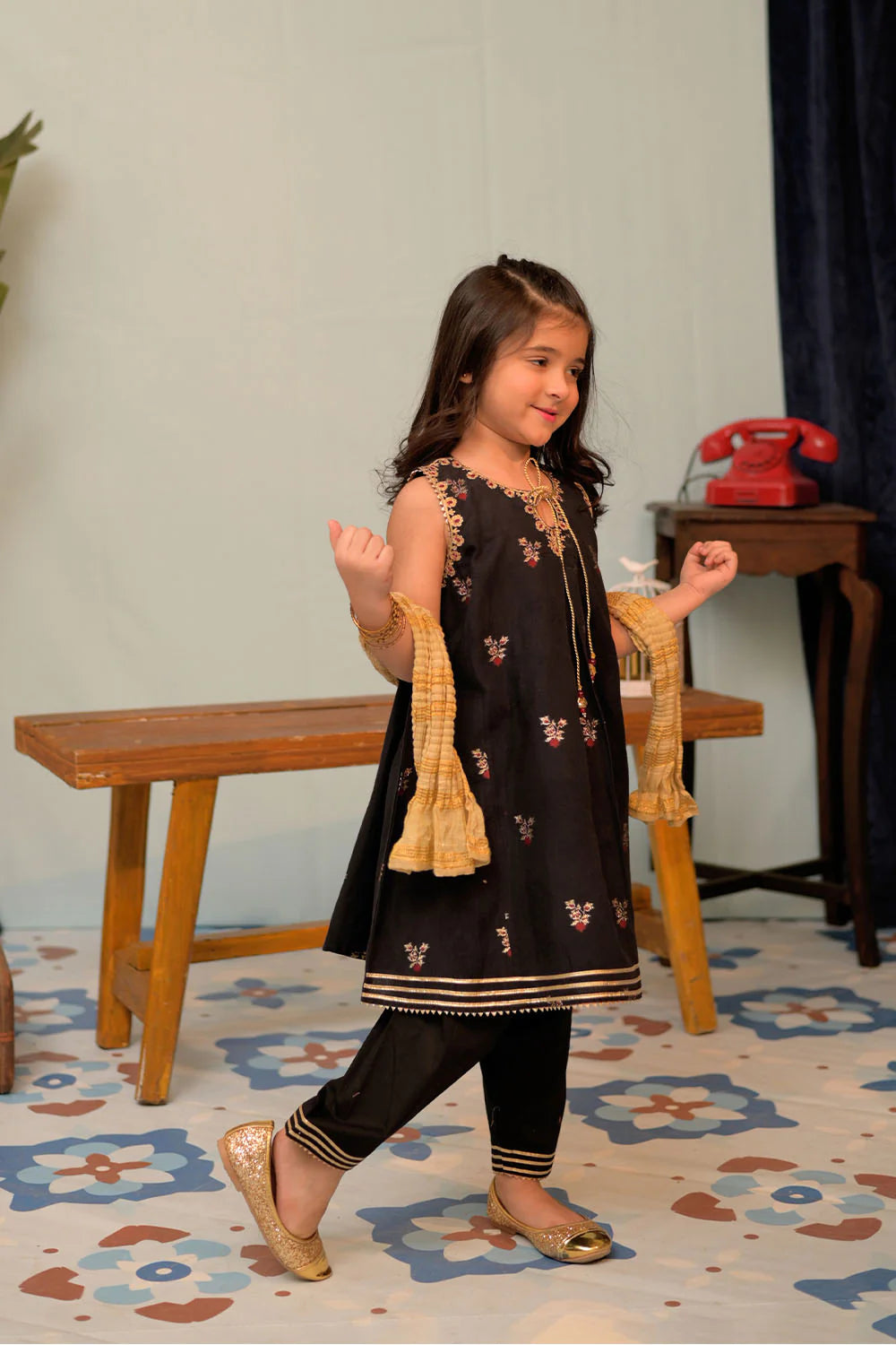 SN-02924 | Black & Multicolor | Casual Plus 3 Piece Suit | Cotton Jacquard