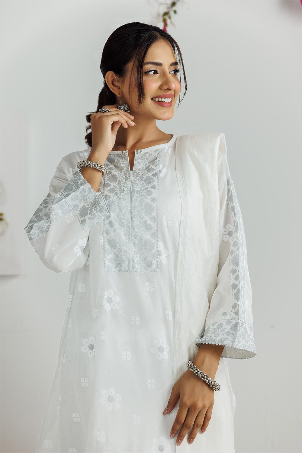 SN-  White & Silver | Casual 3 Piece Suit | Cotton Lawn Printed