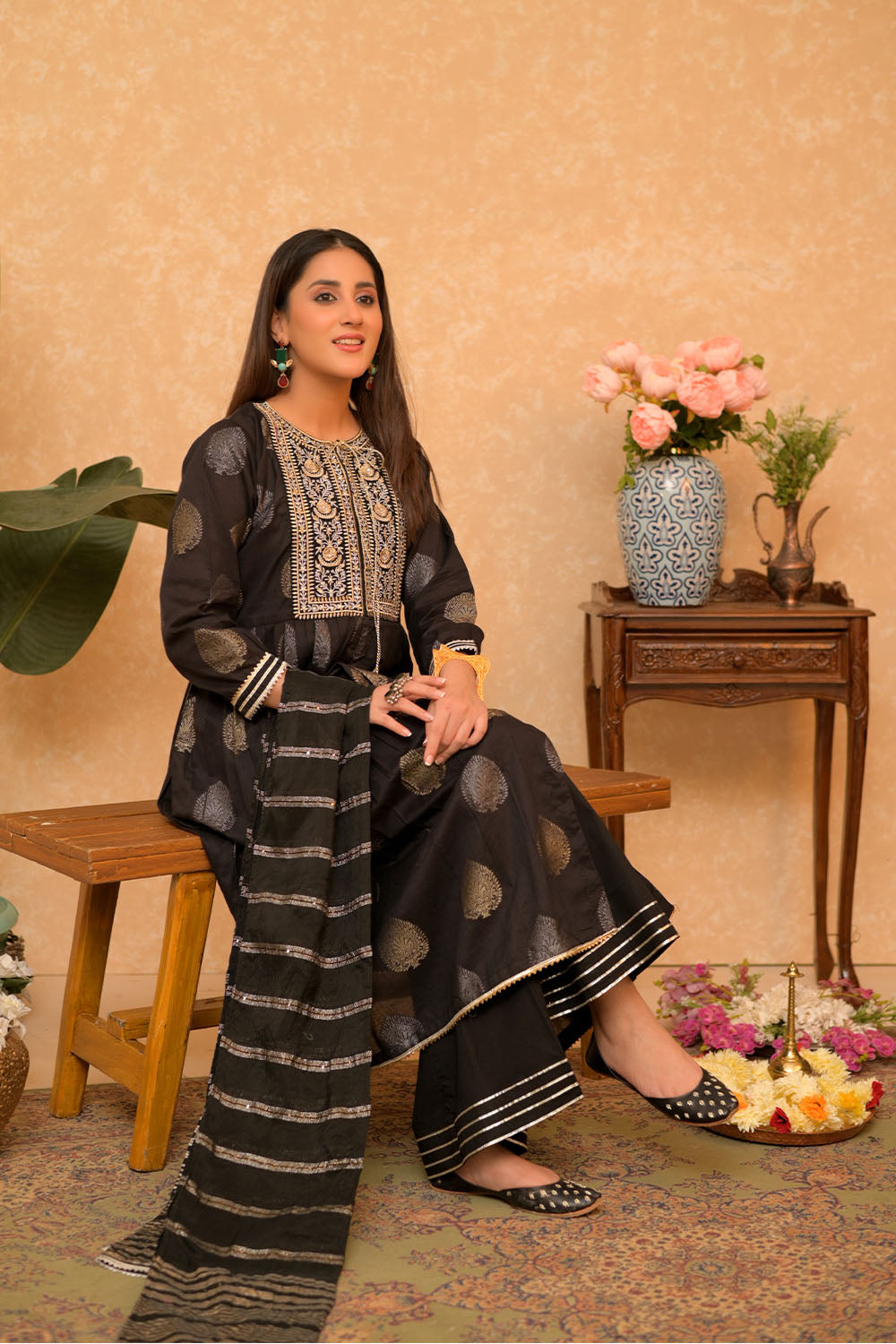 SN-02861 | Black & Gold | Casual Plus 3 Piece Suit | Cotton Jacquard