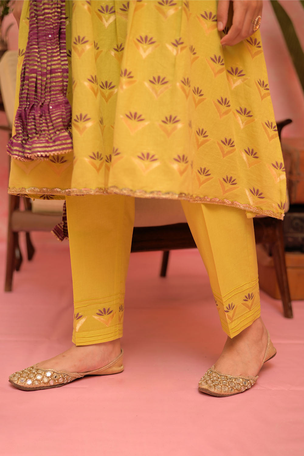 SN-02901 | Perrot Green & Multicolor | Casual Plus 3 Piece Suit | Cotton Jacquard