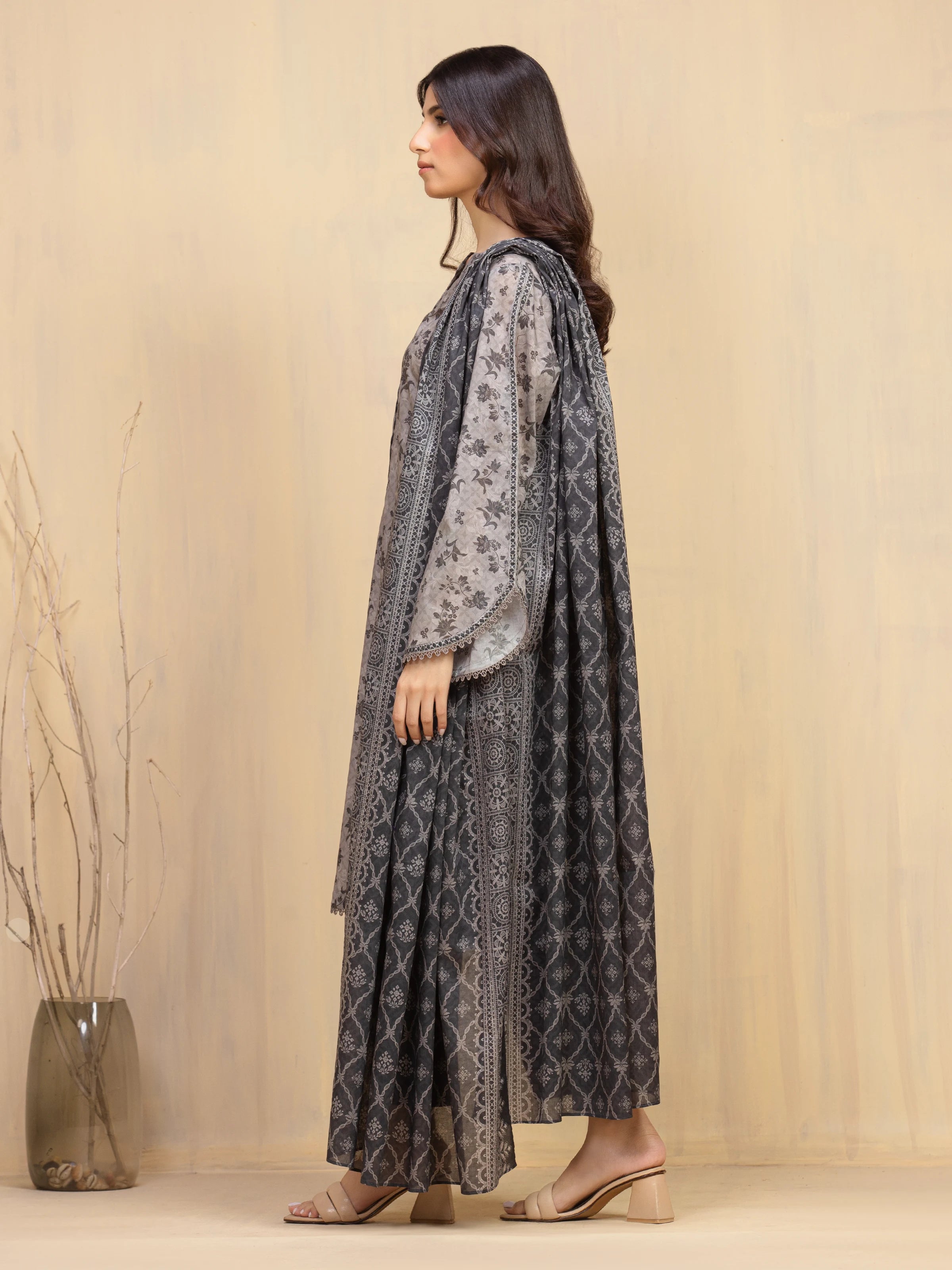 Edenrobe Unstitched Grey Printed Khaddar 3 Piece