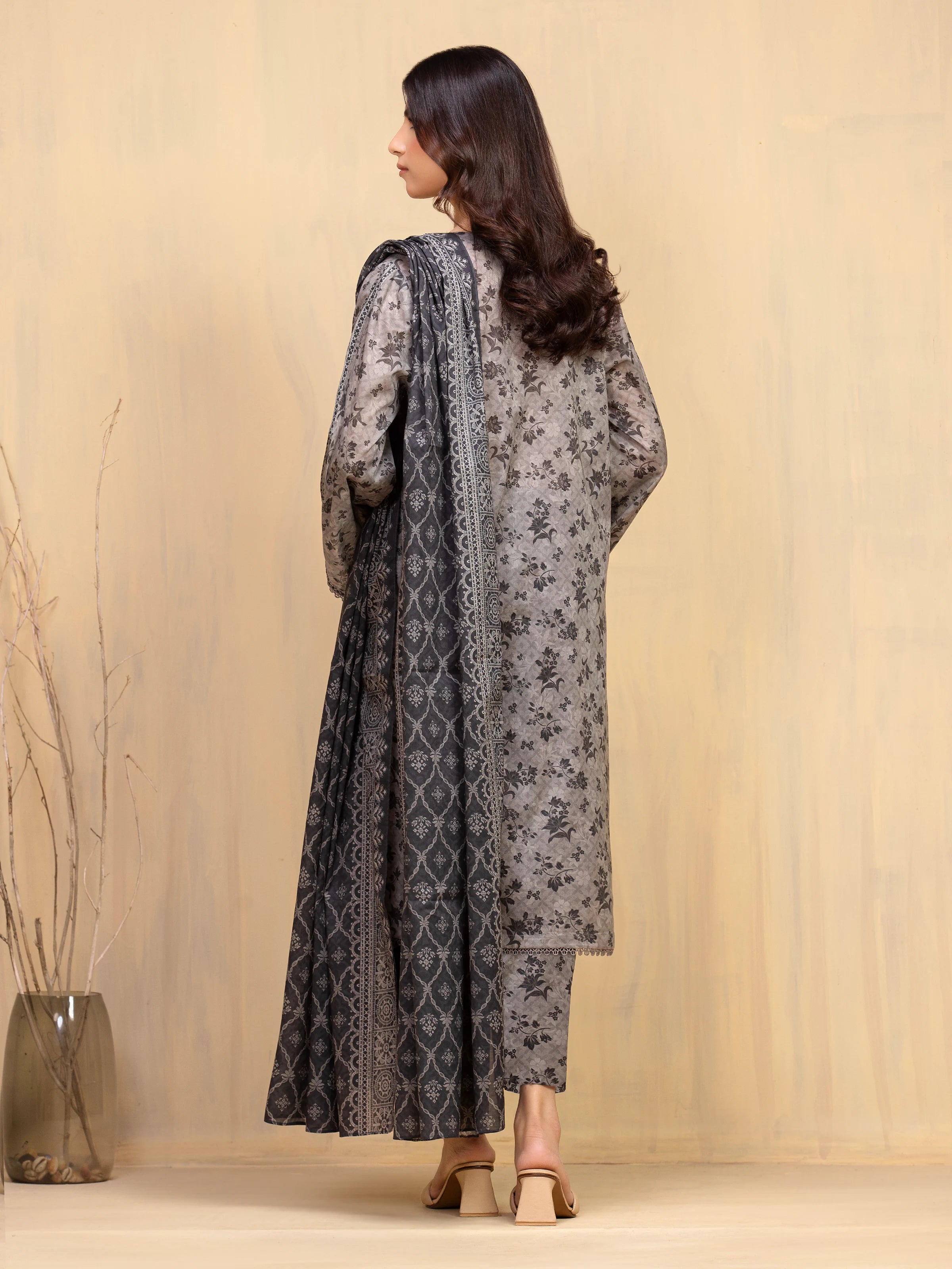 Edenrobe Unstitched Grey Printed Khaddar 3 Piece