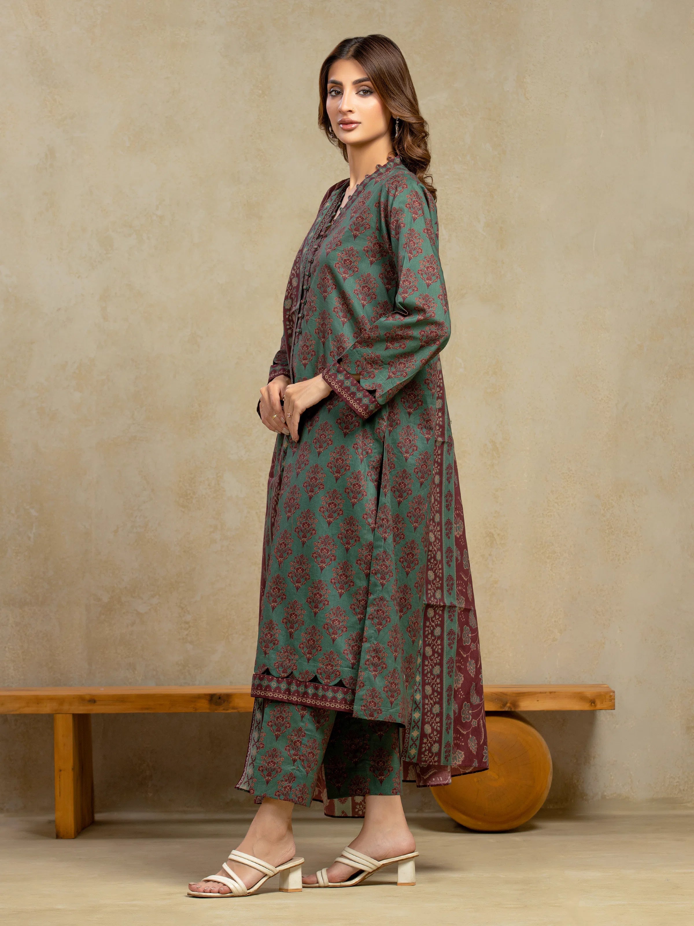 Edenrobe Unstitched Dark Green Printed Khaddar 3 Piece