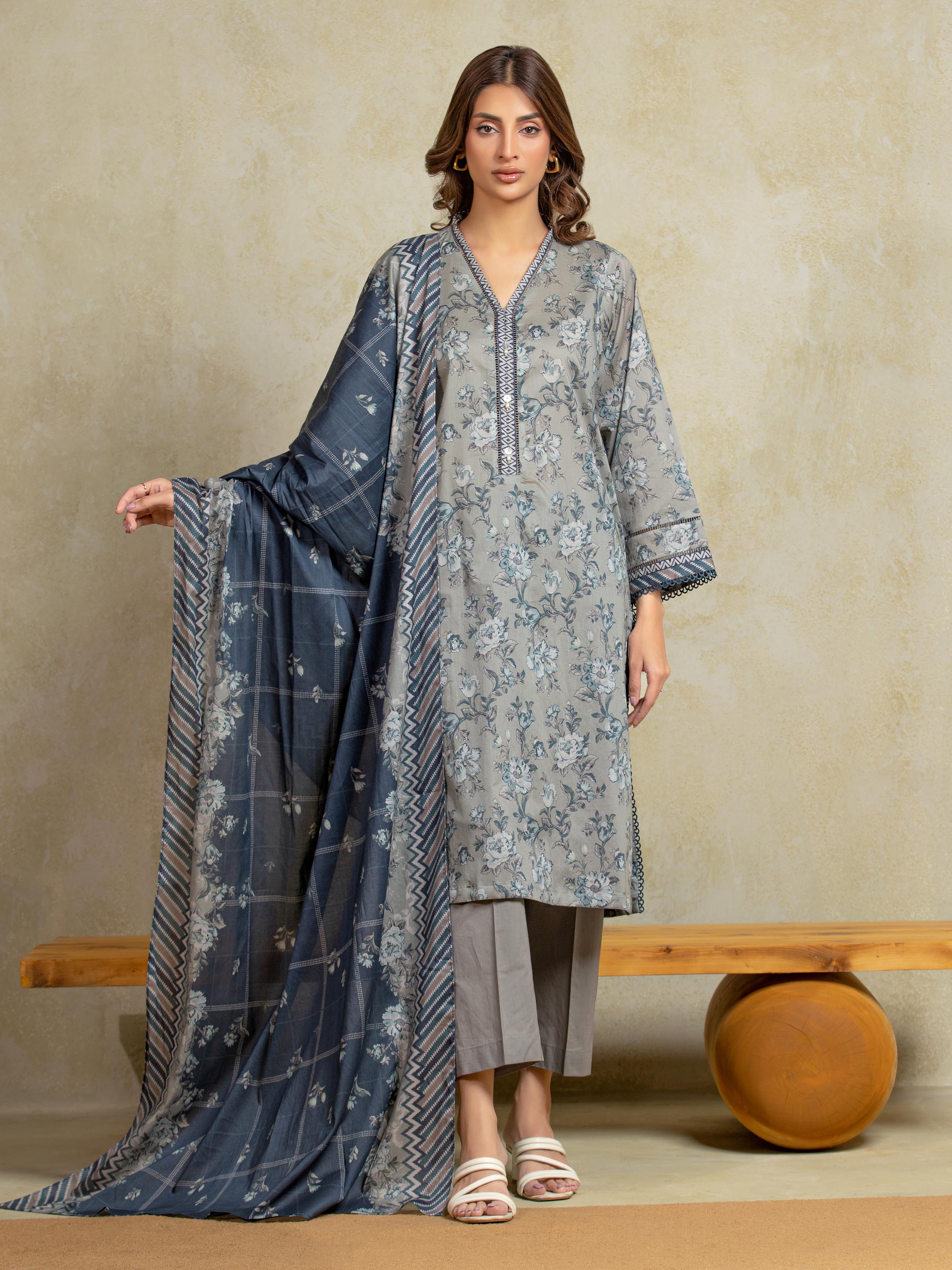 Edenrobe Unstitched Grey Printed Khaddar 3 Piece