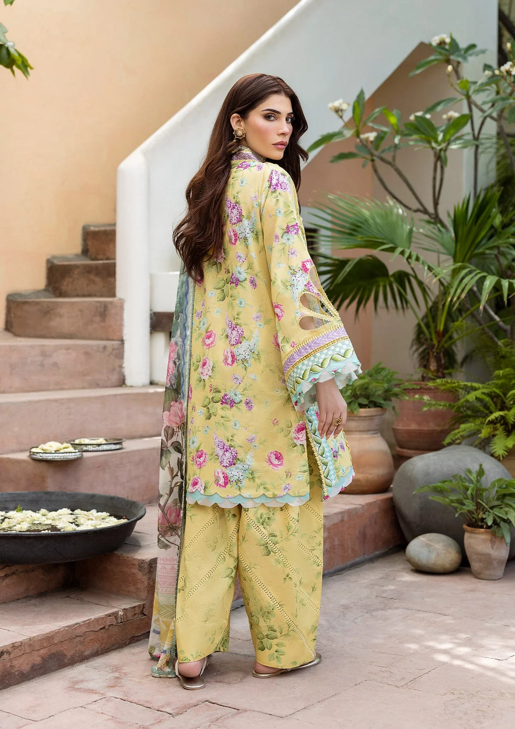 Elaf Premium Printed Lawn Suits Unstitched 3 Piece ECD-5B SAFFROSE