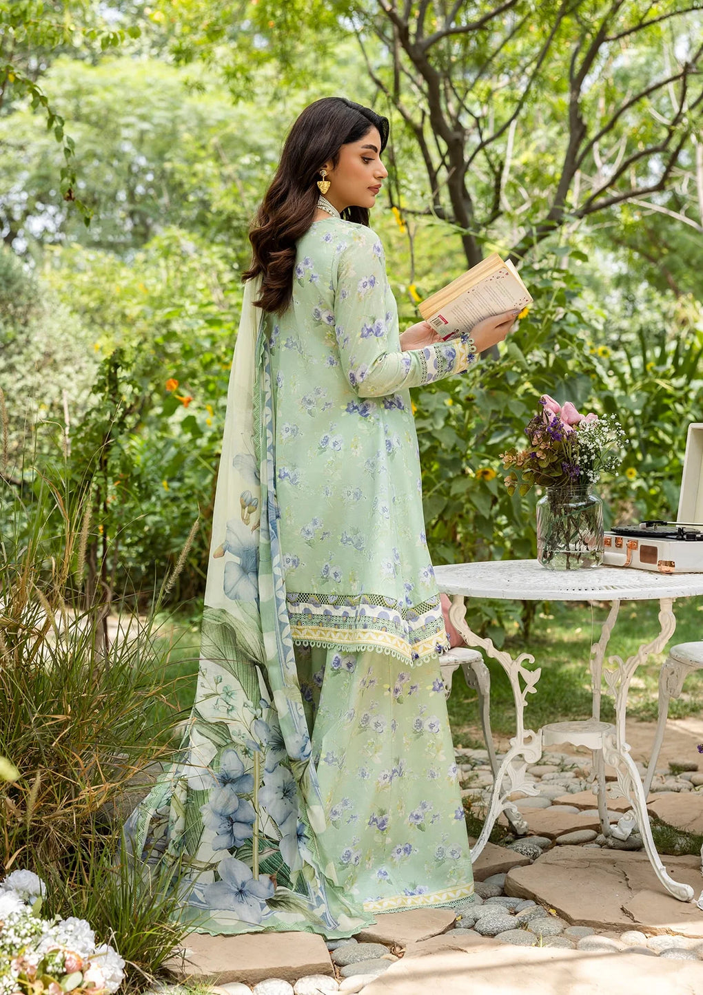 Elaf Premium Printed Lawn Suits Unstitched 3 Piece ECD-2B BASILE
