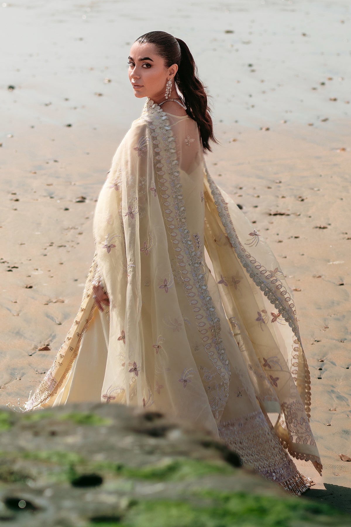 Kamari Reveuse Wedding Formals Collection By Emaan Adeel D-03 ELLE