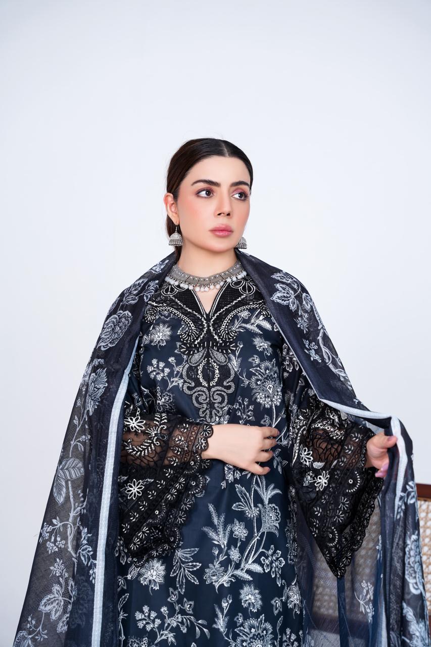 Zeenat Pret  3 PC Embroidered Dress